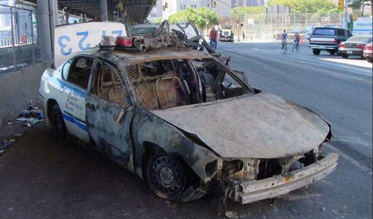 911 en het raadsel van de gesmolten auto’s…