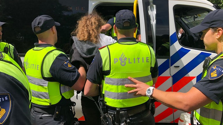 GETUIGENIS VAN EEN VROUW GAAT VIRAL